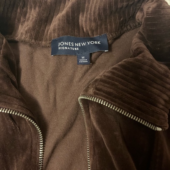 Jones New York fluffy vest - Picture 2 of 2